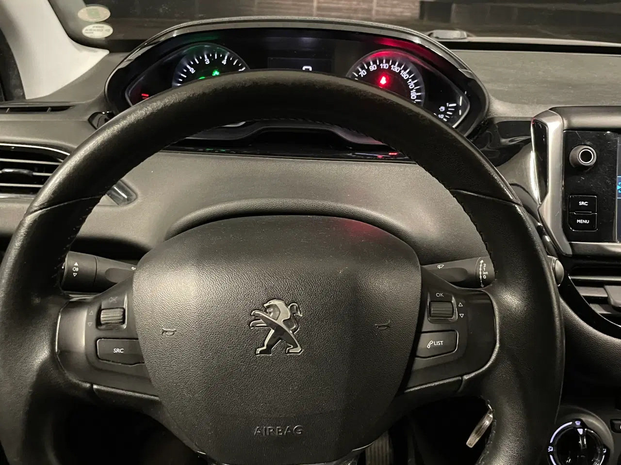 Billede 5 - Velholdt Peugeot 208 – årgang 2015 – 1 ejer