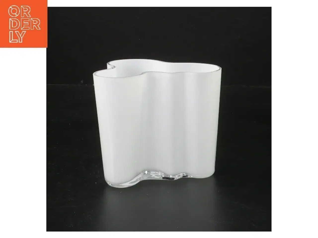 Billede 1 - Hvid Aalto-vase (str. 11x10 cm)