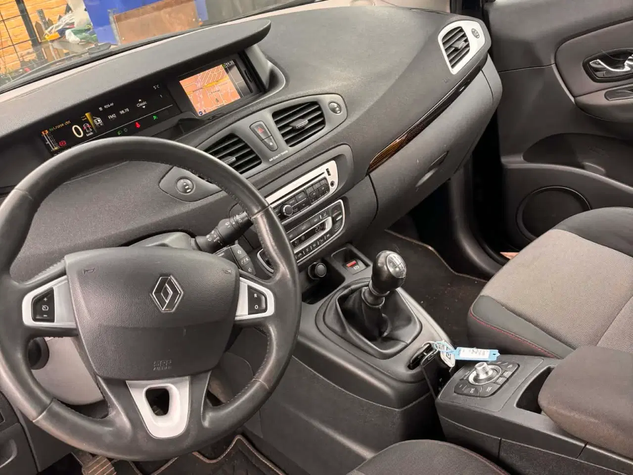 Billede 5 - Fin stor bil med god plads 