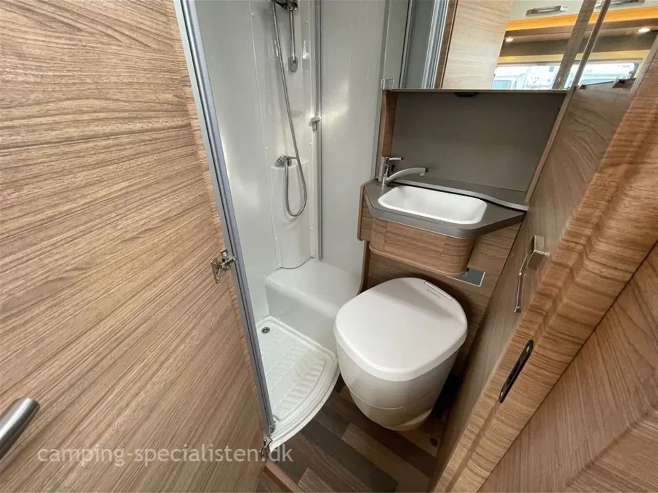 Billede 9 - 2025 - Weinsberg CaraCompact 600 MEG   Så god som ny - med masser af udstyr - Weinsberg Pepper 600 MEG 2025 - Kan nu opleves hos Camping-Specialisten i Silkeborg