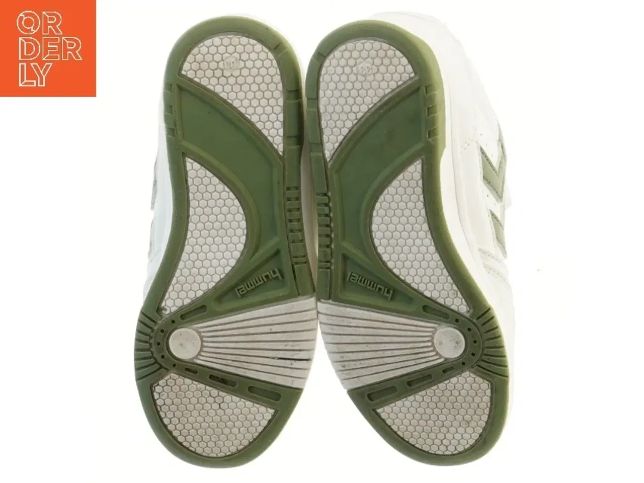 Billede 3 - Hvide sneakers med grønne detaljer fra Hummel (str. 33 )