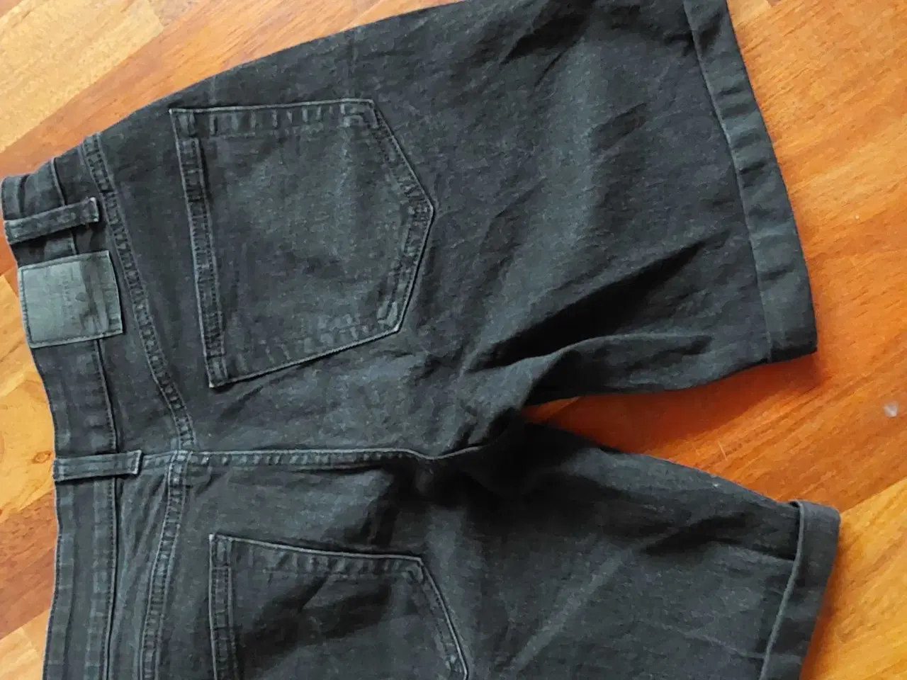 Billede 2 - Only  & sons shorts 