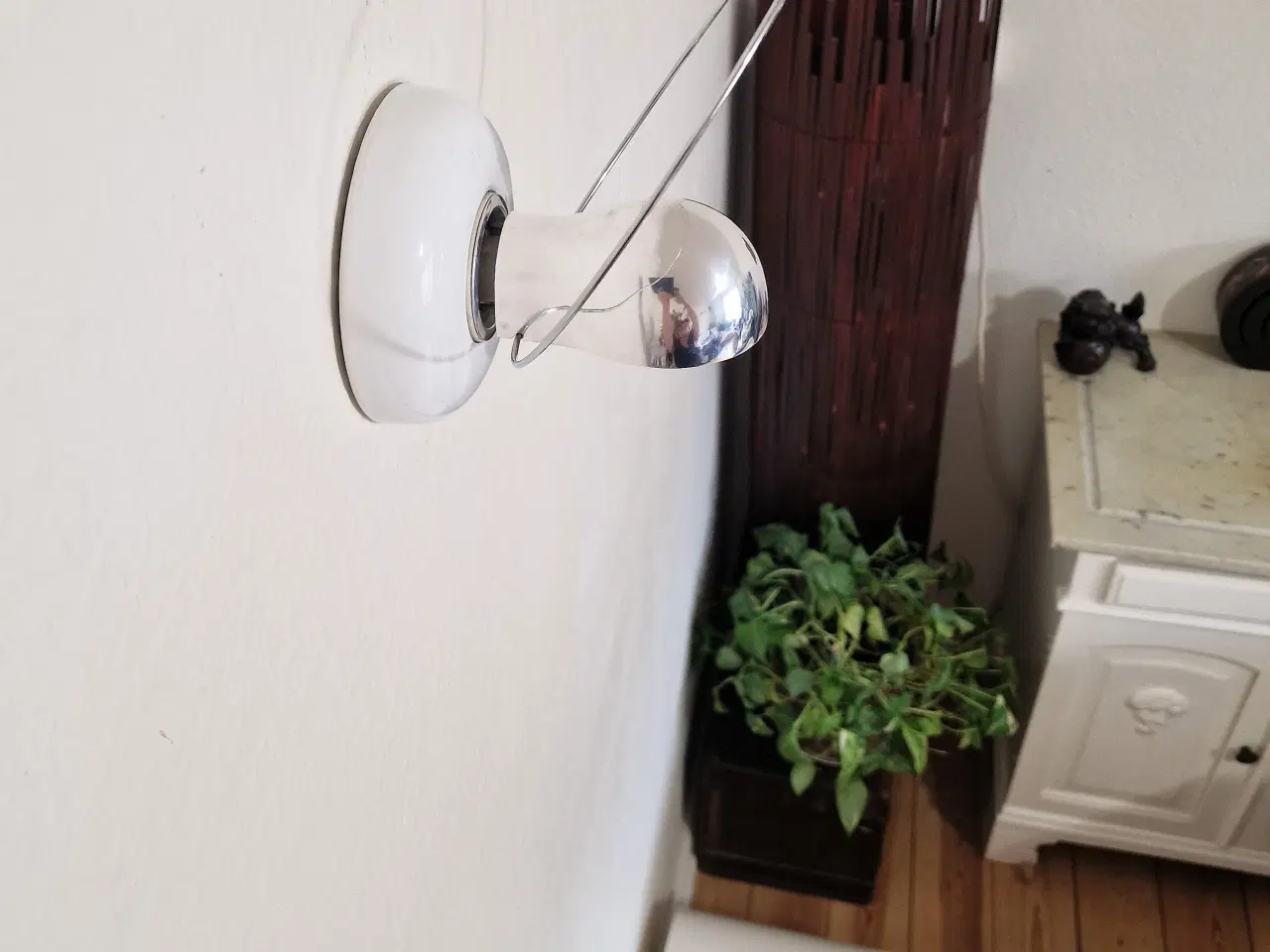 Billede 5 - 4 stk Unikke vintage 'Bisbi' væglamper.