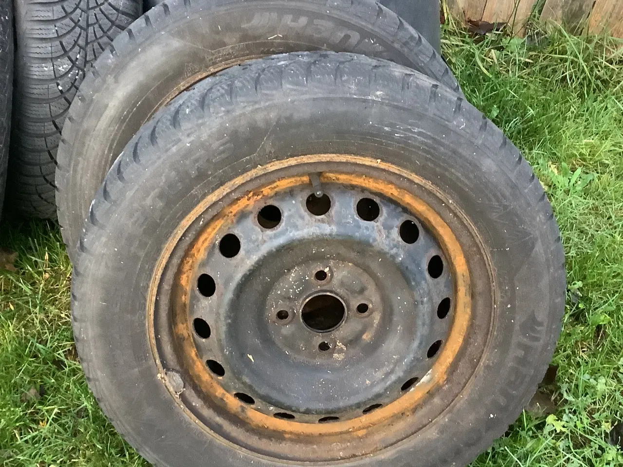 Billede 1 - Vinterdæk str 185/65R 15