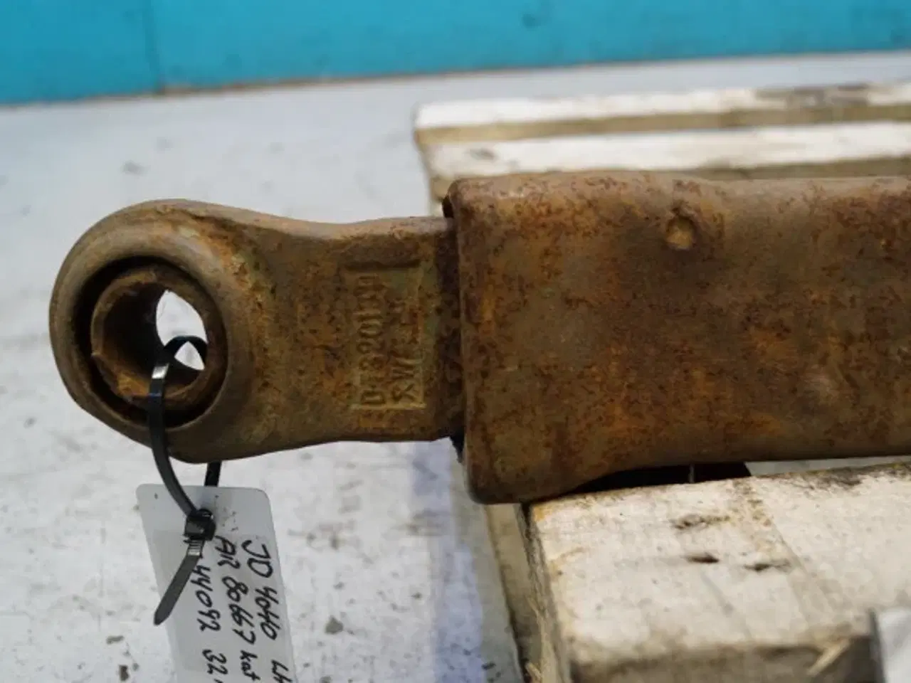 Billede 5 - John Deere 4040 R.H. Liftarm AR80666