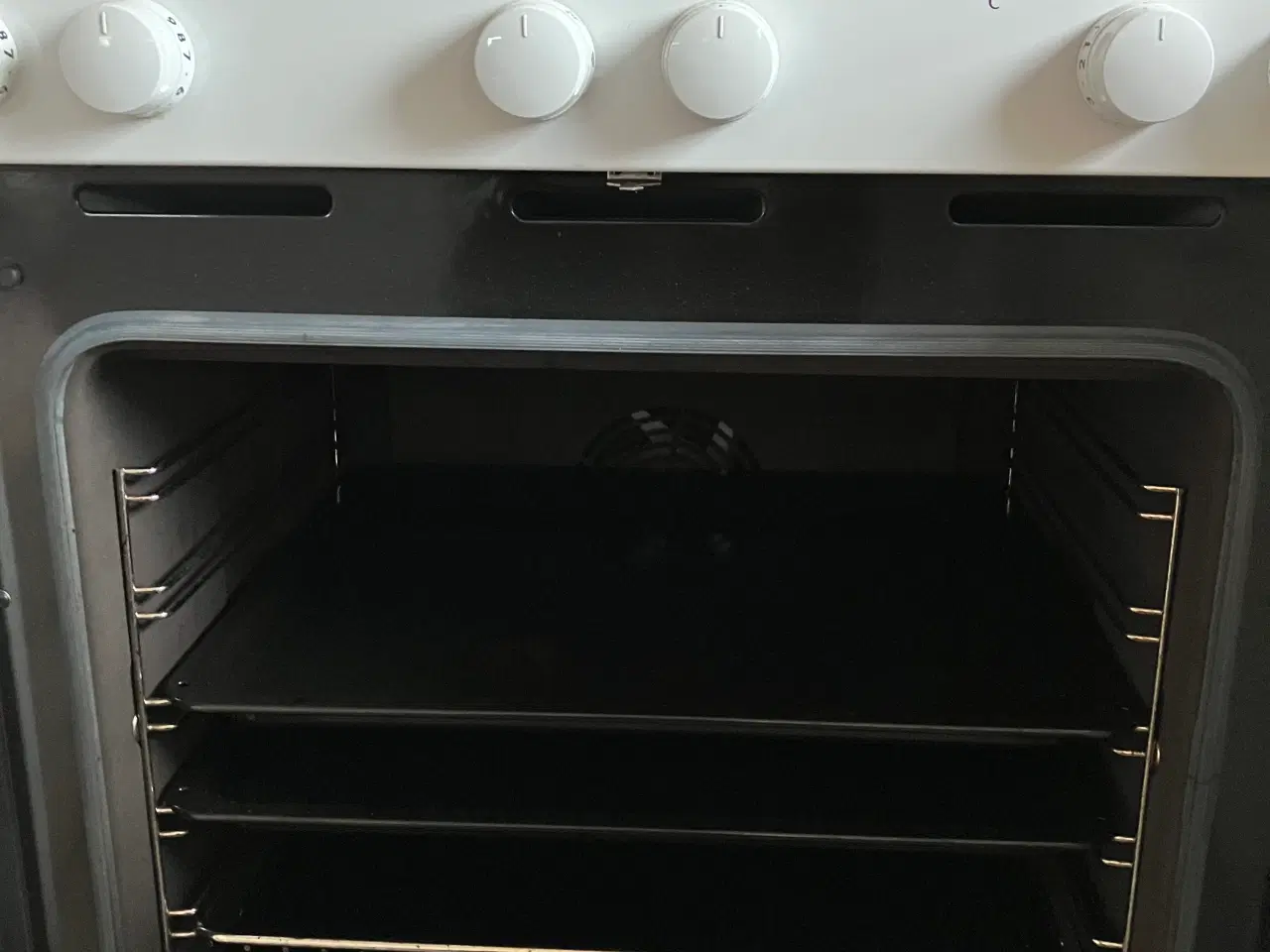 Billede 3 - Voss Elkomfur med glaskeramiske kogeplader