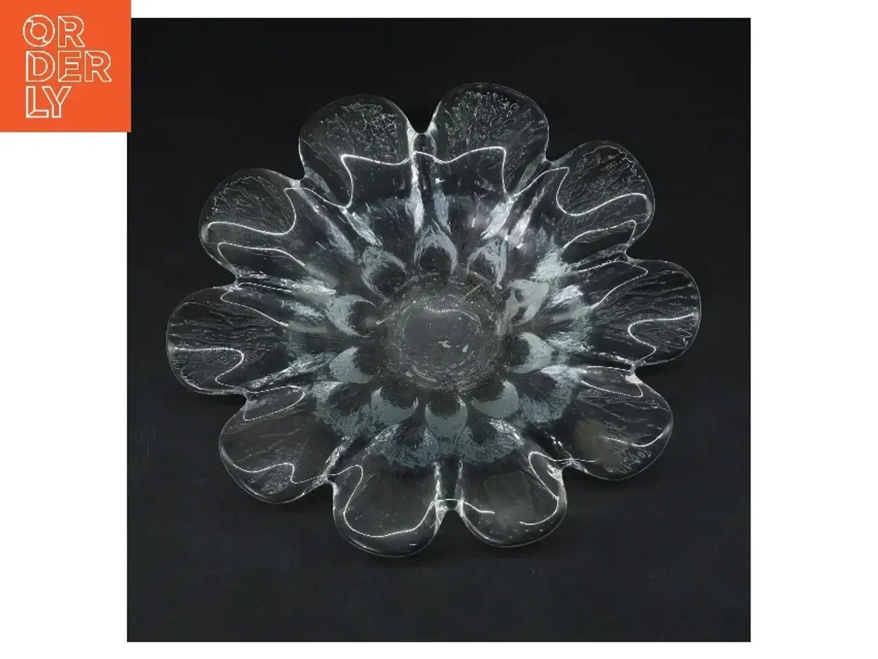 Billede 3 - Glas skål med blomsterkant (str. 18,5 cm)