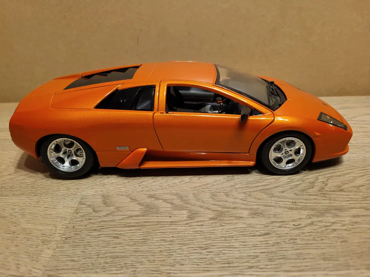 Billede 2 - Modelbil. LAMBORGHINI MURCIELAGO (2001) Skala 1/18