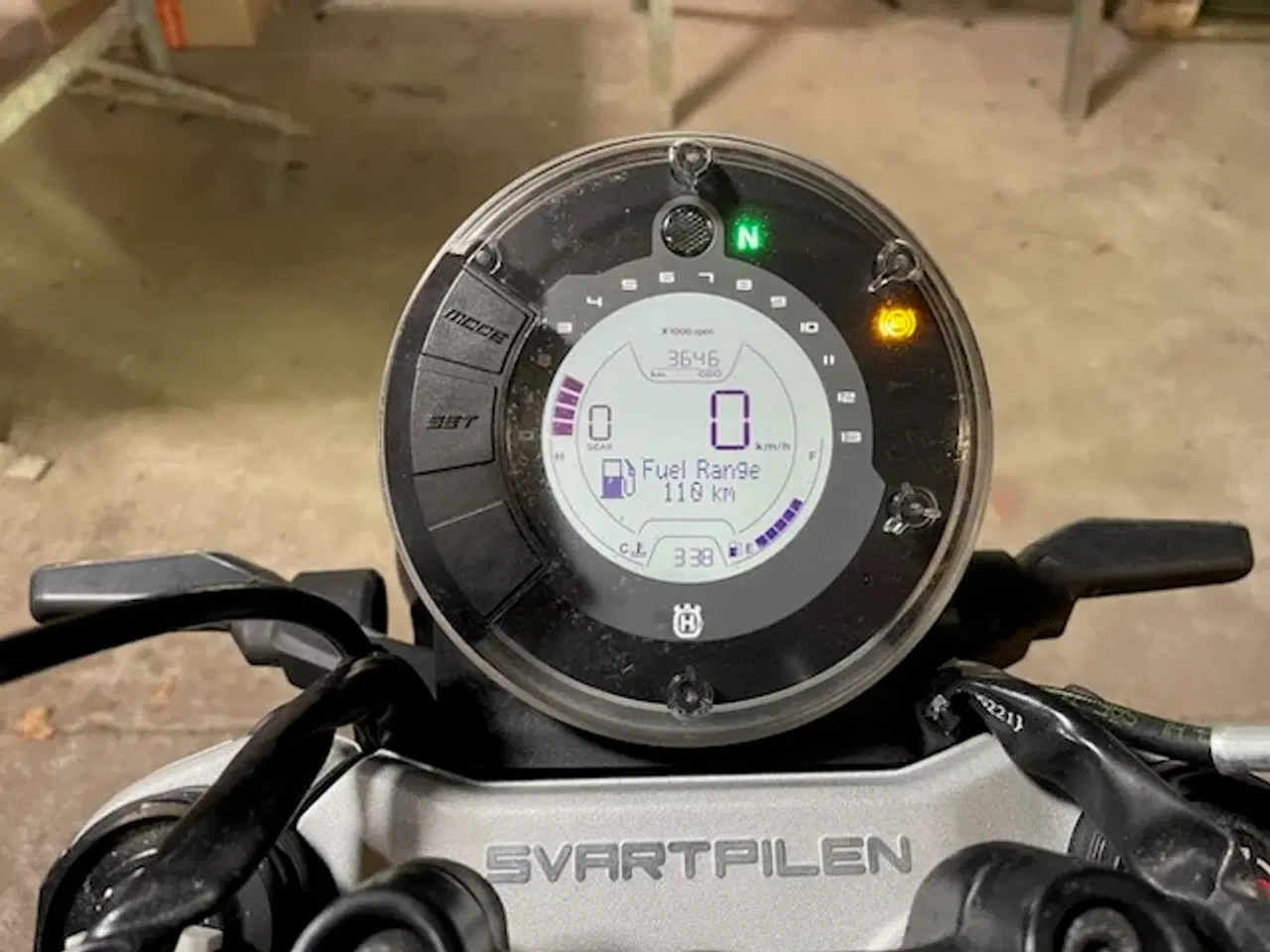 Billede 3 - Husqvarna Vitpilen 401 med Svartpilen styr.