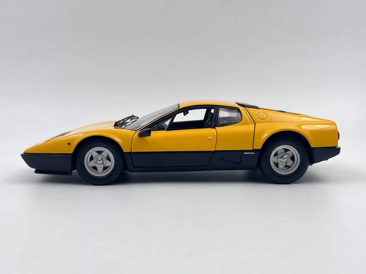 Billede 3 - 1976 Ferrari 512 BB Giallo Fly - Kyosho - 1:18  