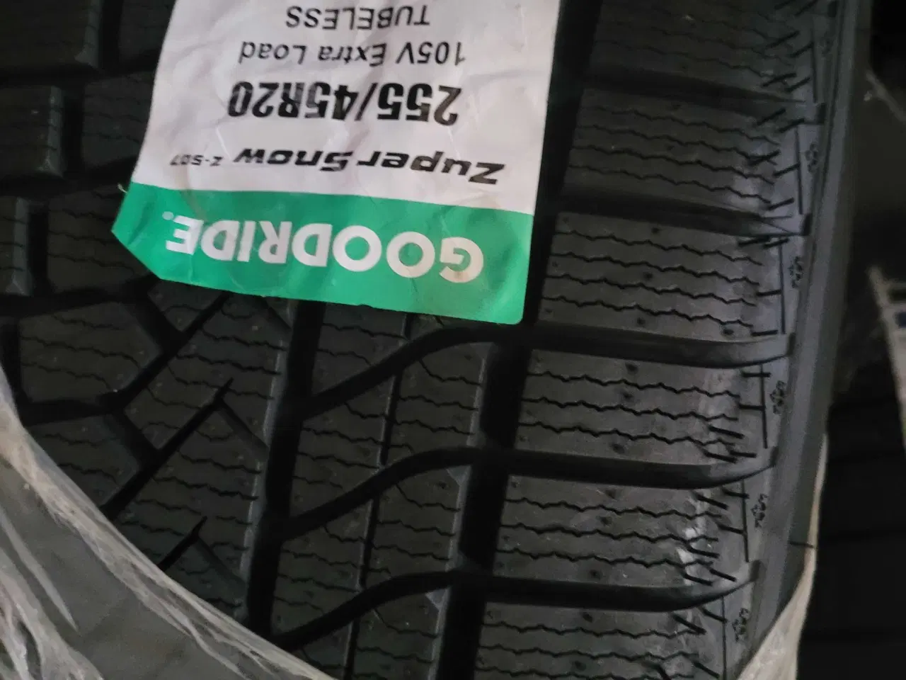 Billede 2 - 225 / 45 R 20