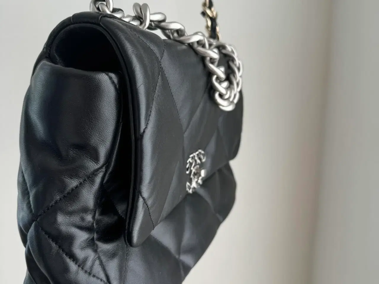 Billede 5 - Super flot Chanel 19 handbag