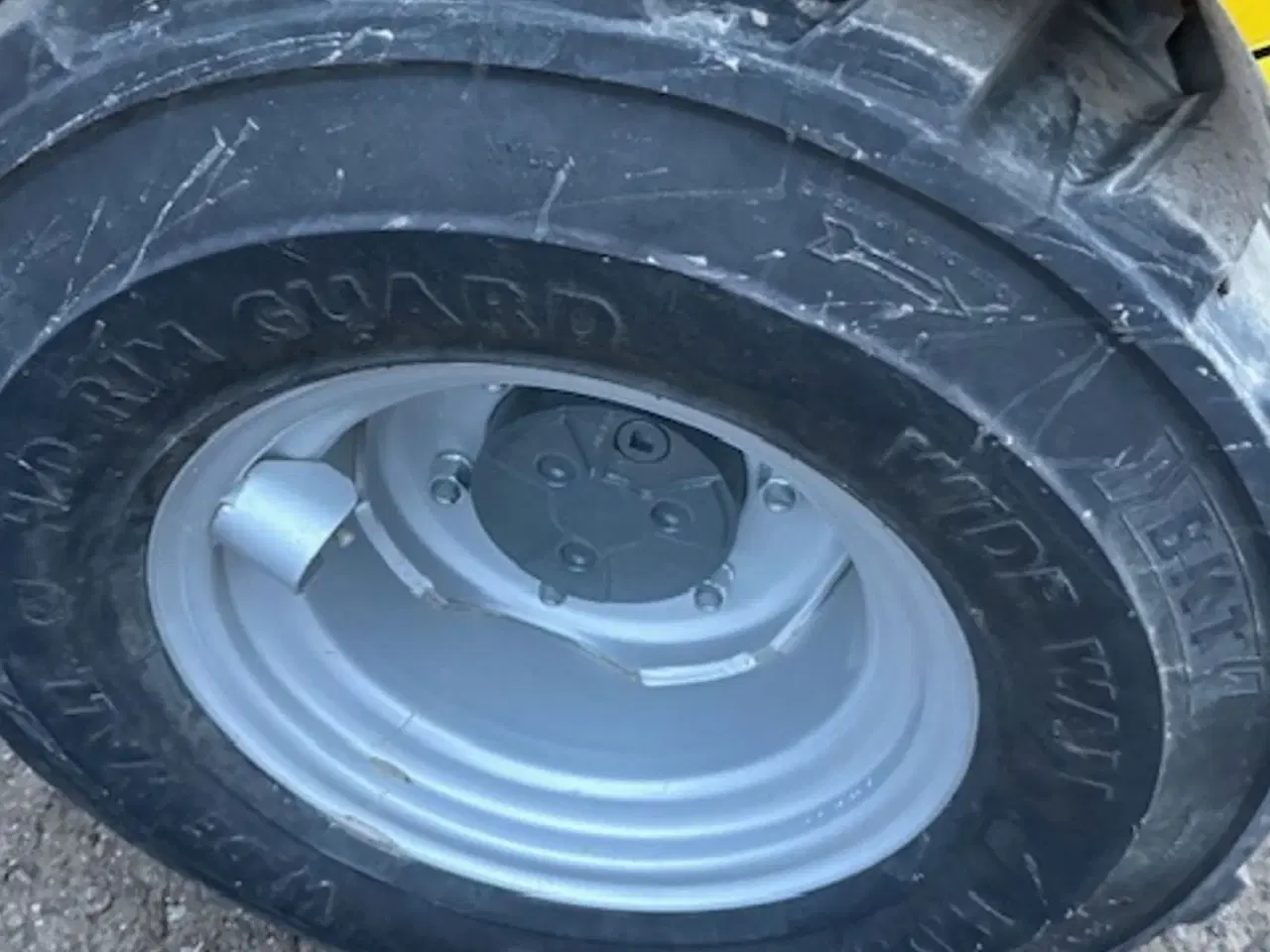 Billede 13 - Wacker Neuson WL28 LUKKET HUS, SKOVL OG GAFLER , HYDRAULISK SKIFT