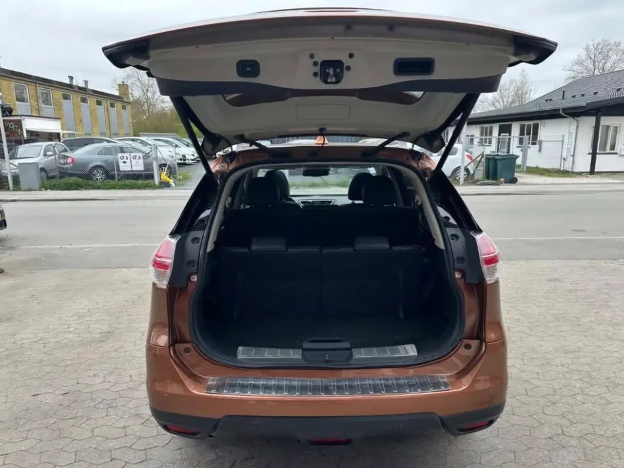 Billede 8 - 7 pers velholdt Nissan X-trail til salg
