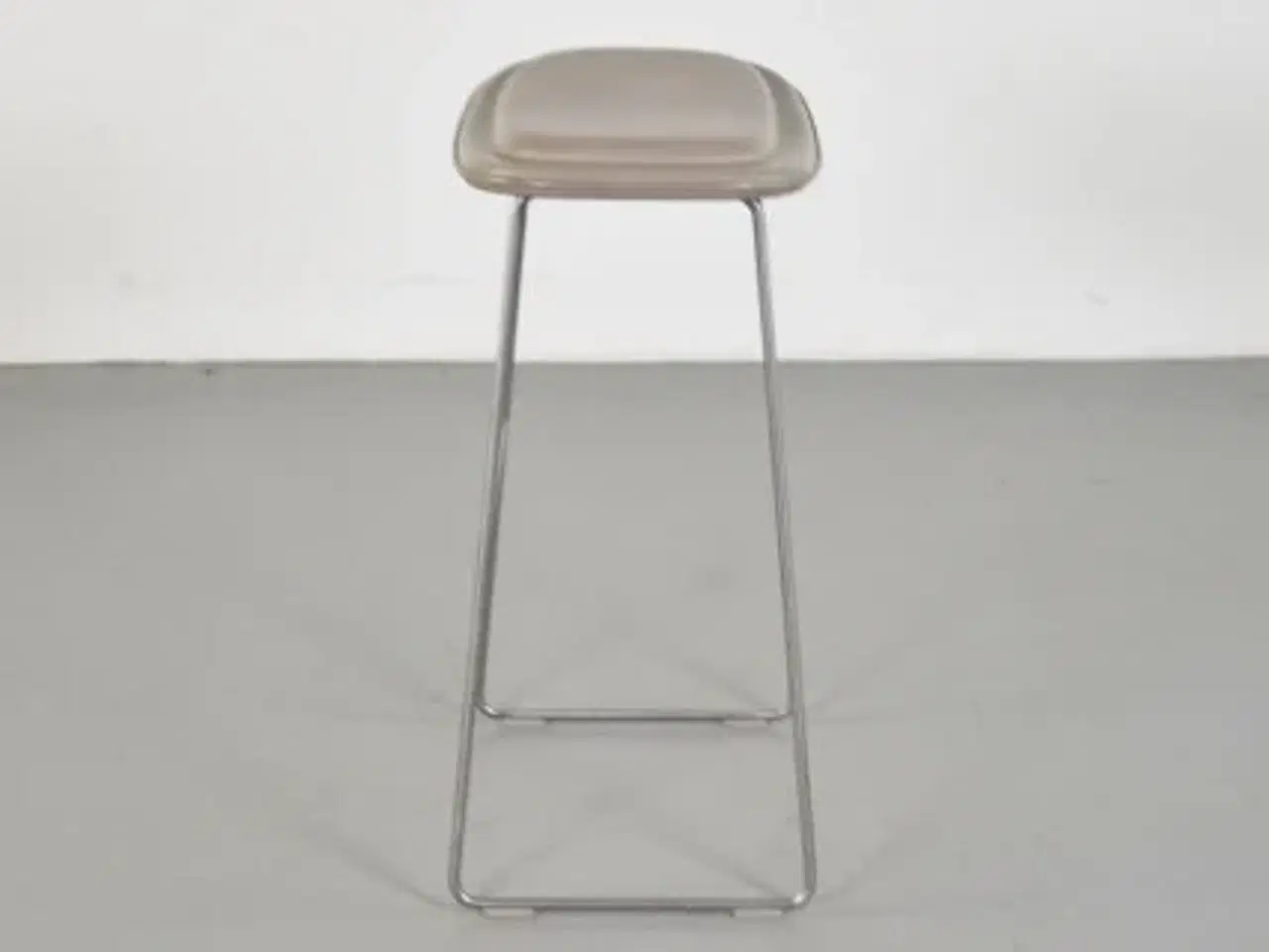 Billede 4 - Cappellini barstol med beige-malet læder på sædet, høj model 2. sortering