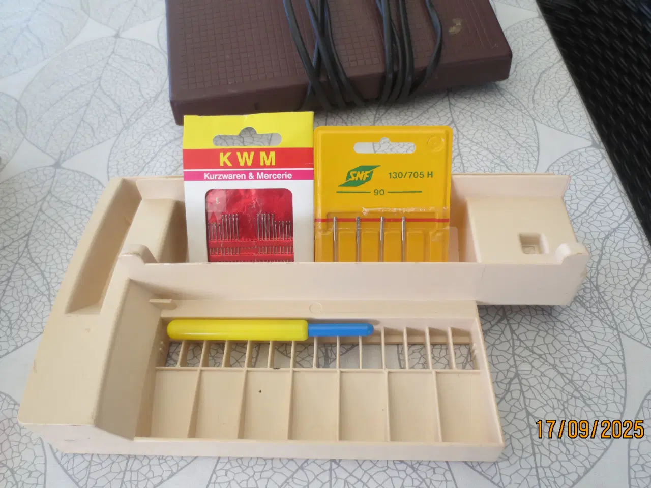 Billede 4 - 1 stk Husqvarna Model Classica 100 Symaskine