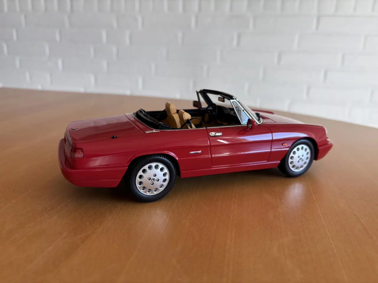 Billede 5 - Alfa Romeo Spider 1:18