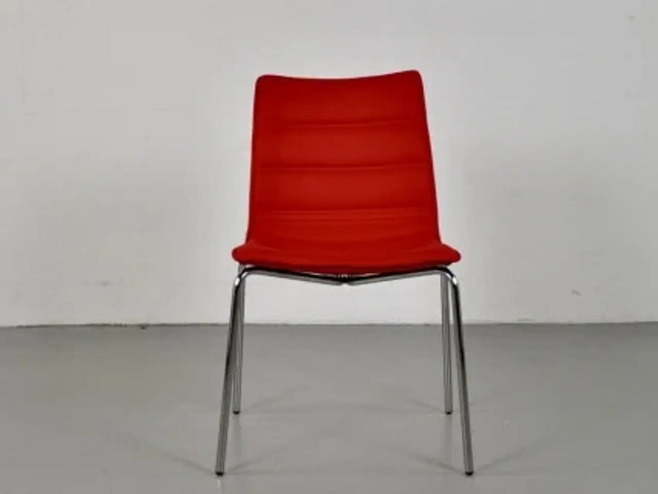 Billede 1 - Konference-/mødestol med rødt polster
