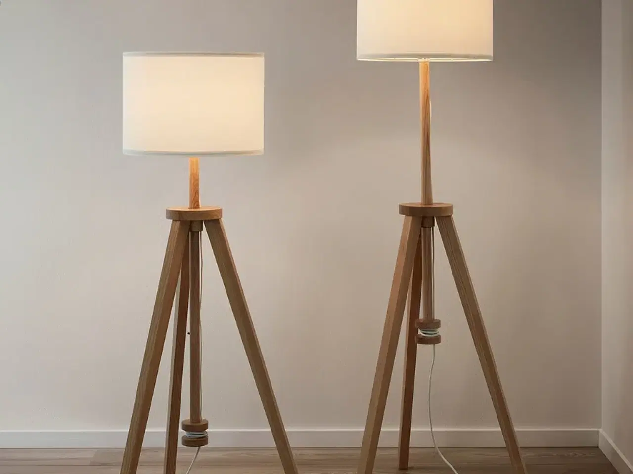 Billede 2 - LAUTERS Gulvlampe, ask/hvid