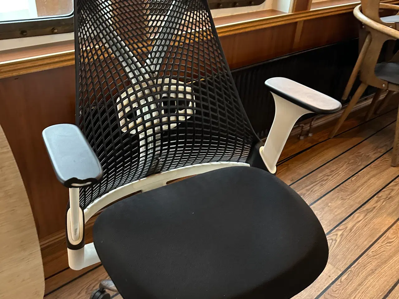 Billede 1 - GRATIS Kontorstol