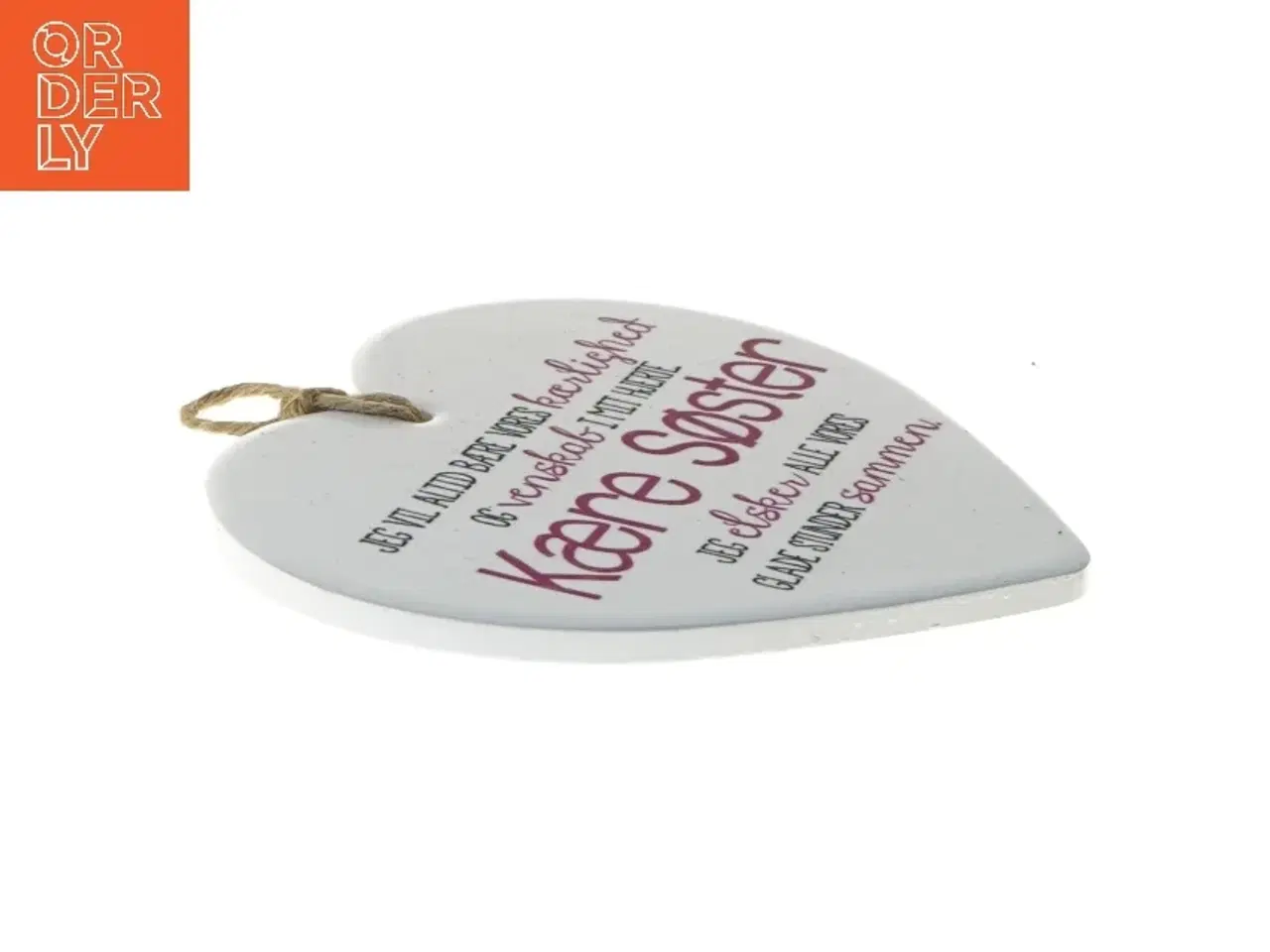 Billede 3 - Hjerteformet vægdekoration med tekst 'Kære Søster' fra Hisabjoker (str. 15,5x15 cm)