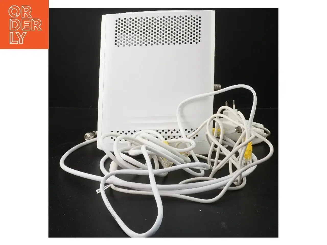 Billede 1 - Hvid Internet router fra Sagemcom (str. 23x20 cm)