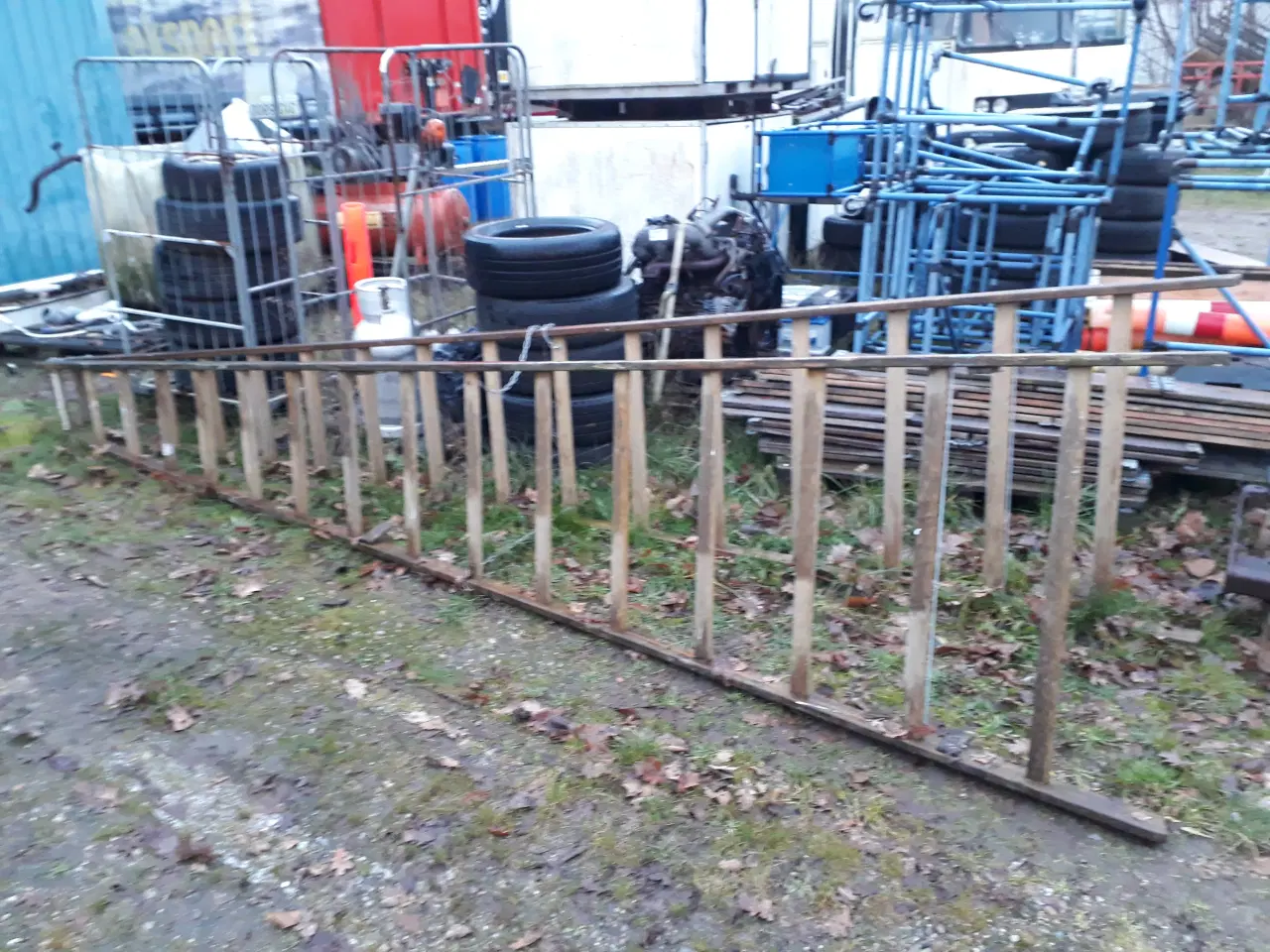 Billede 3 - Forskellige stiger sælger, små og store, brugte. 