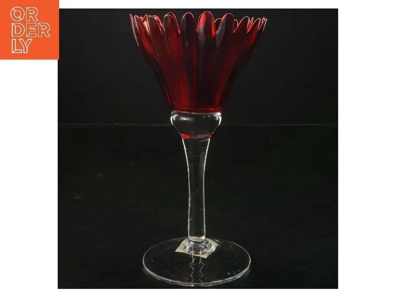 Billede 1 - Rød glasvase på fod fra Krifon (str. 11x20 cm)