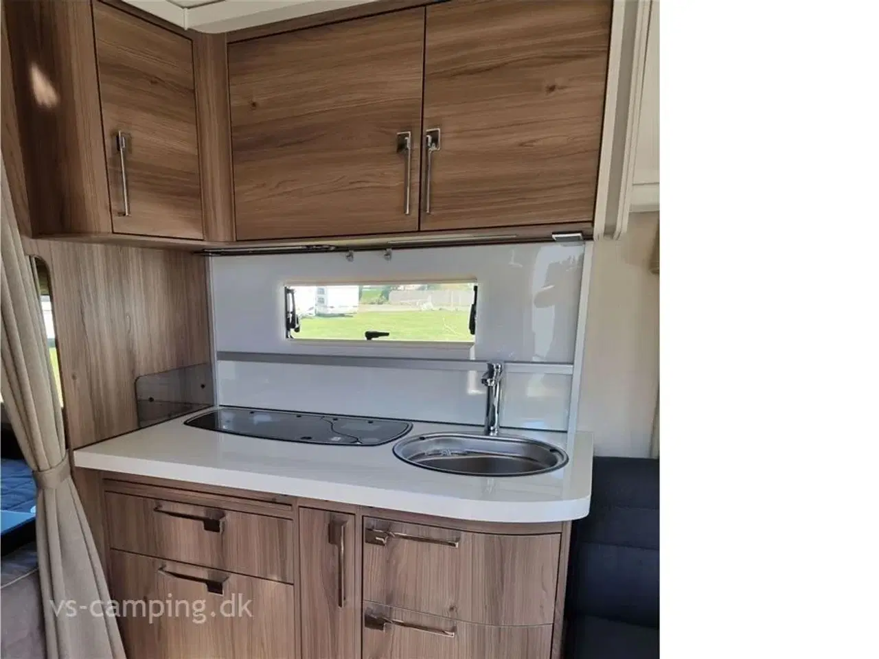 Billede 3 - 2024 - Kabe Briljant 470 XL   ARRTAKTIV VINTERVOGN - STÅR NÆSTEN SOM NY