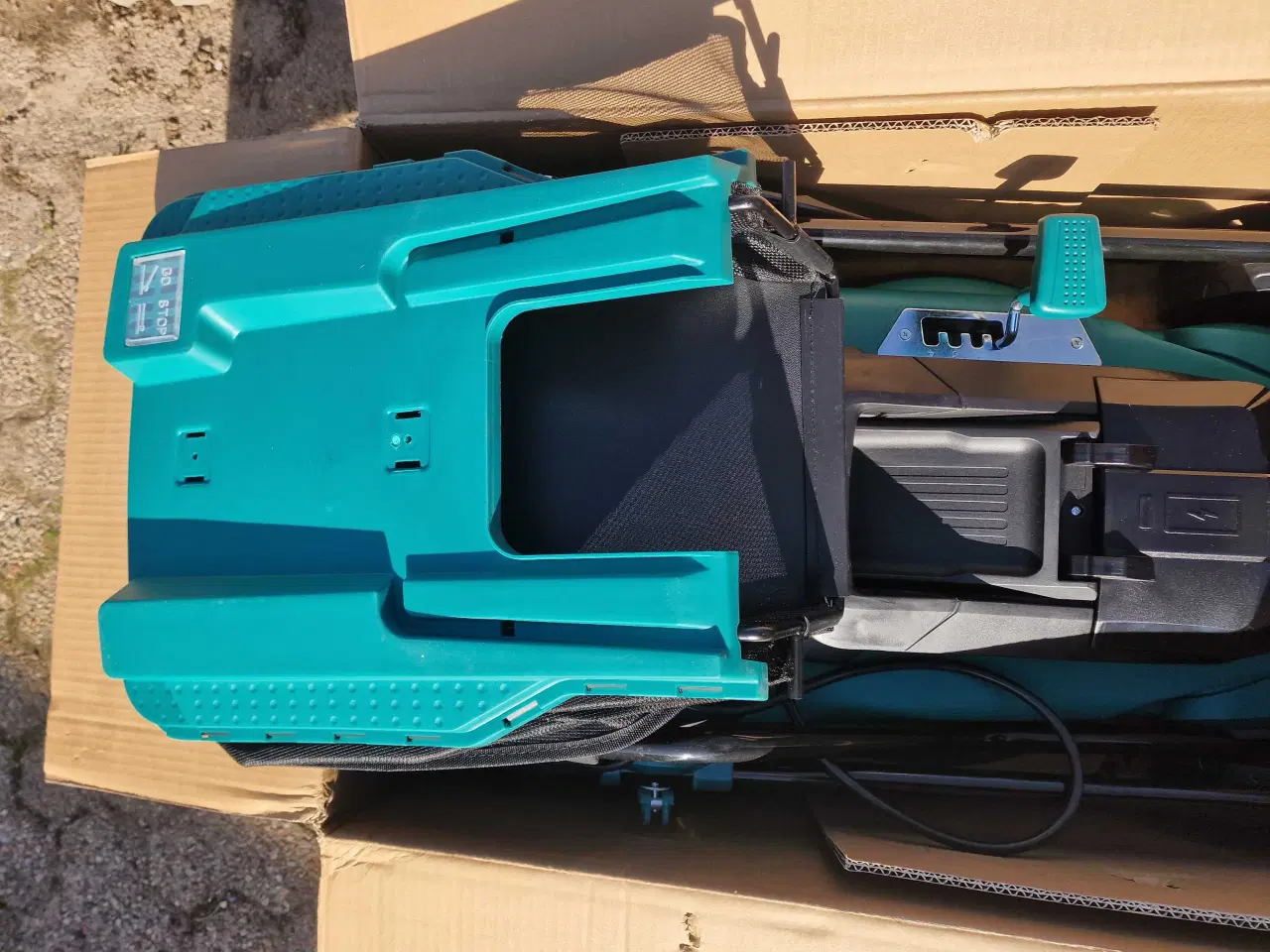 Billede 5 - Vonroc plæneklipper i kasse sælges evt med 