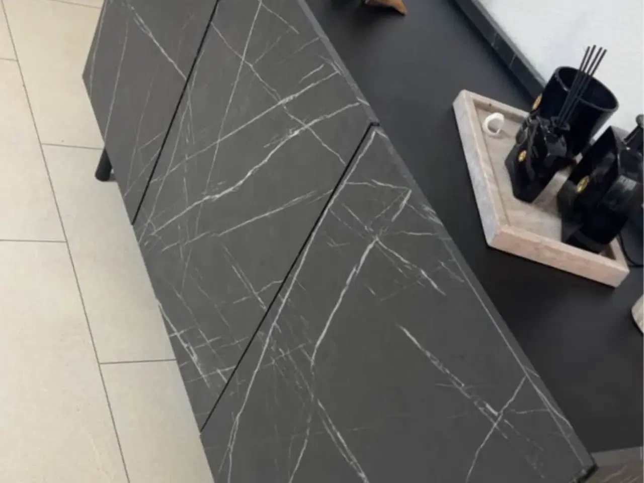 Billede 1 - Flot skænk 