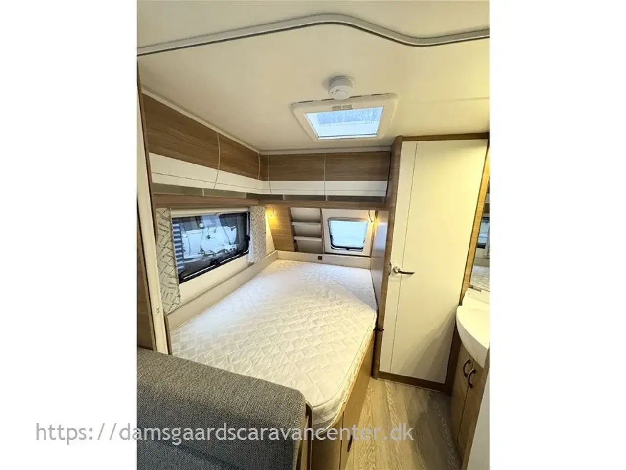 Billede 13 - 2023 - Hobby De Luxe 400 SFE   Franskseng-Gulvtemp.-Mover-Telt