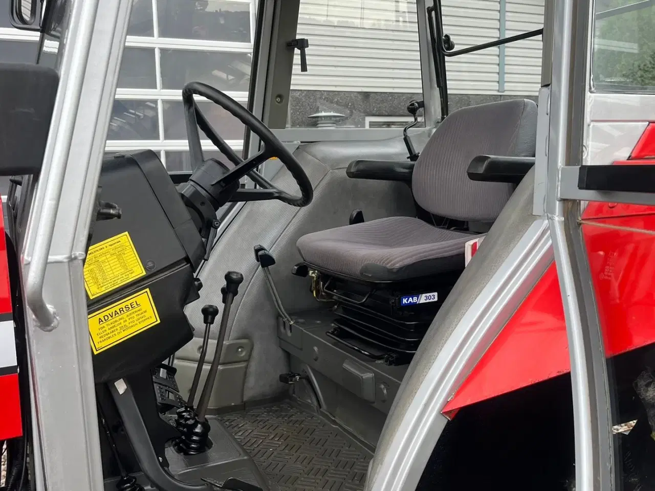 Billede 2 - Massey Ferguson 375 DEN ER SOM NY! Hi-Line model med fyldt servicebog og time garanti på.