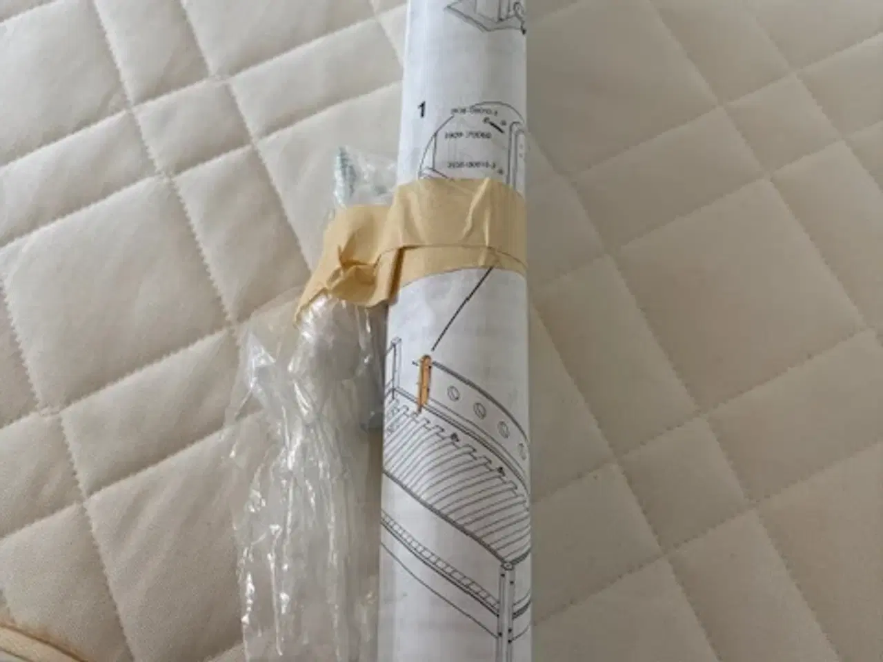 Billede 11 - FLEXA HALVHØJ SENG inkl. madras og tilbehør