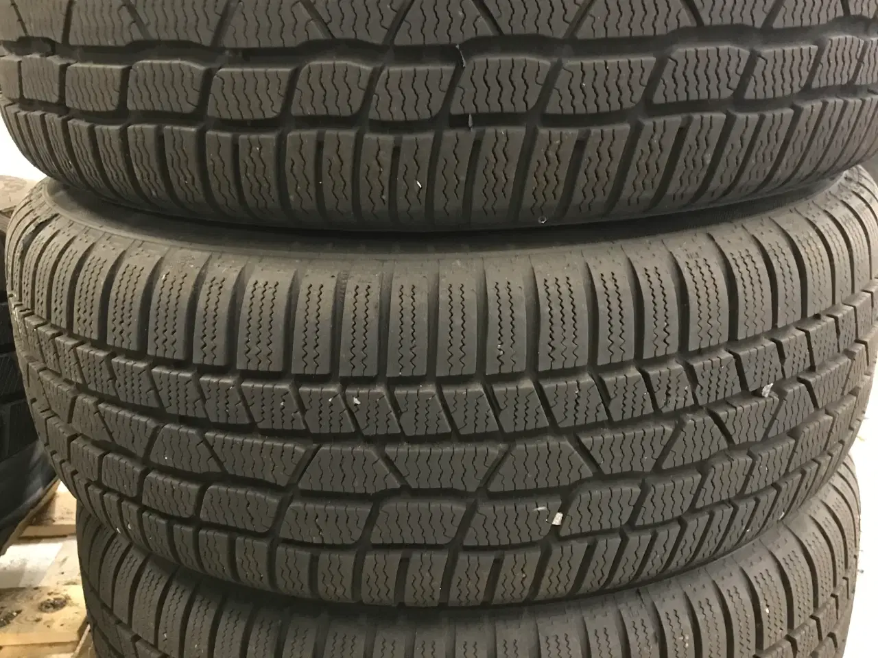 Billede 1 - 215/60R16 vinterhjul