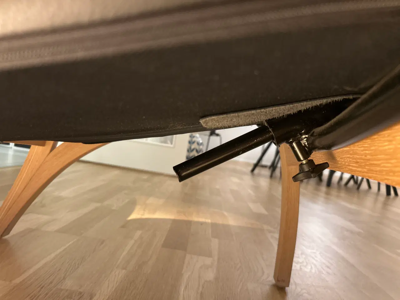 Billede 4 - Brunstad lænestol med fodskammel