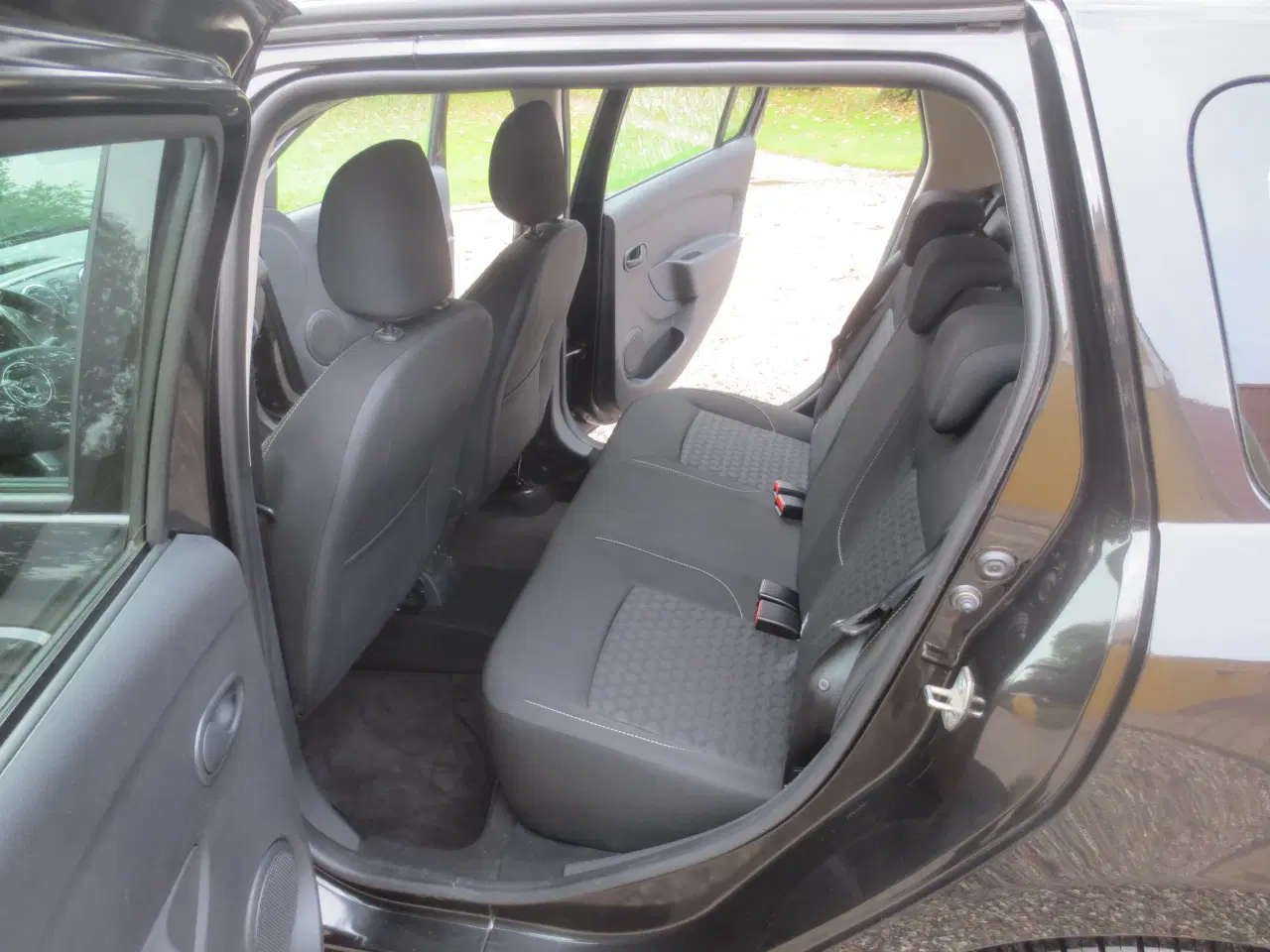 Billede 13 - Dacia Logan 1.5 DCi Stc År 2015. 