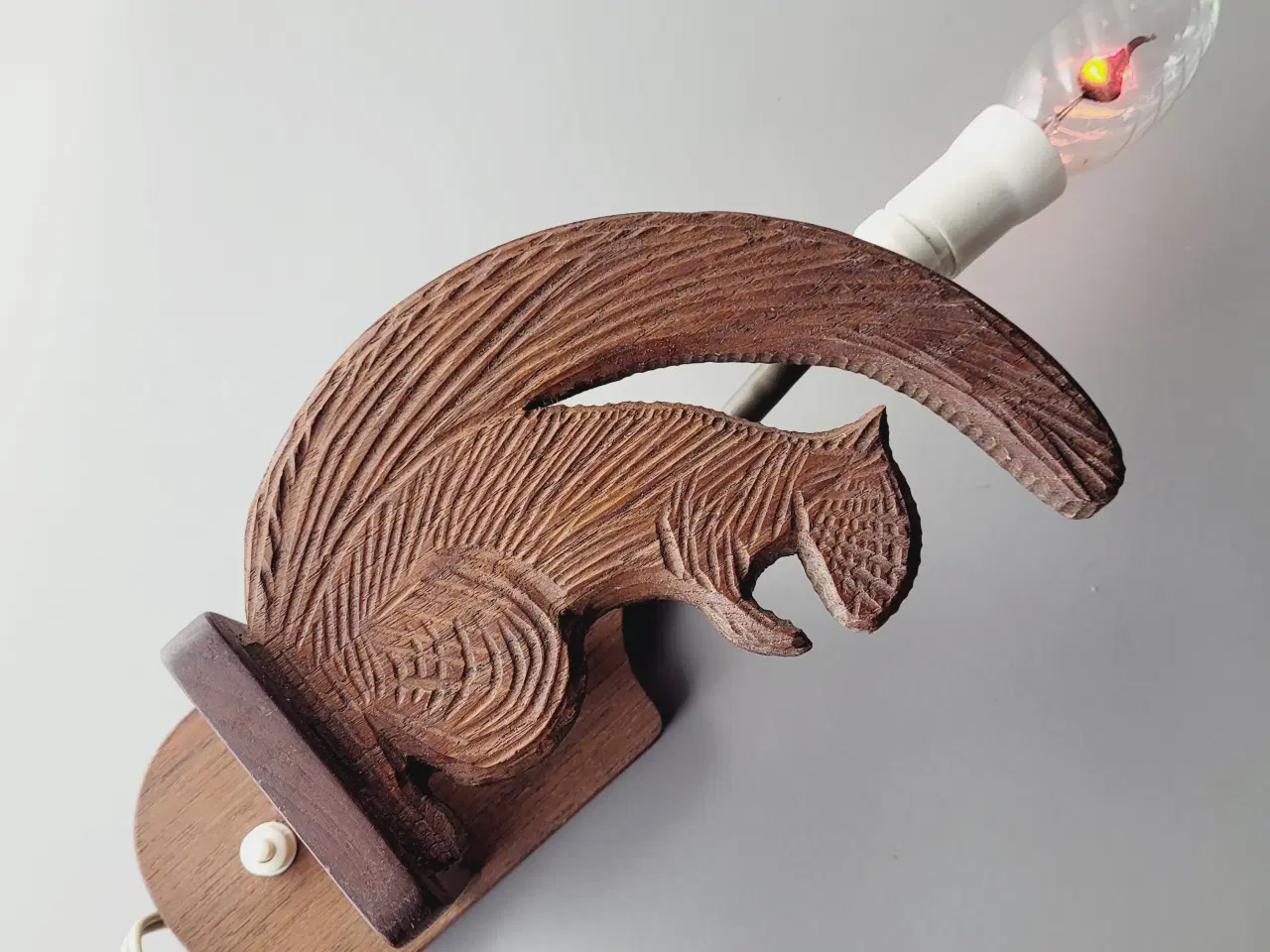 Billede 1 - ⭐️🐿️ Unik Charmerende Egern Væglampe i Teaktræ 