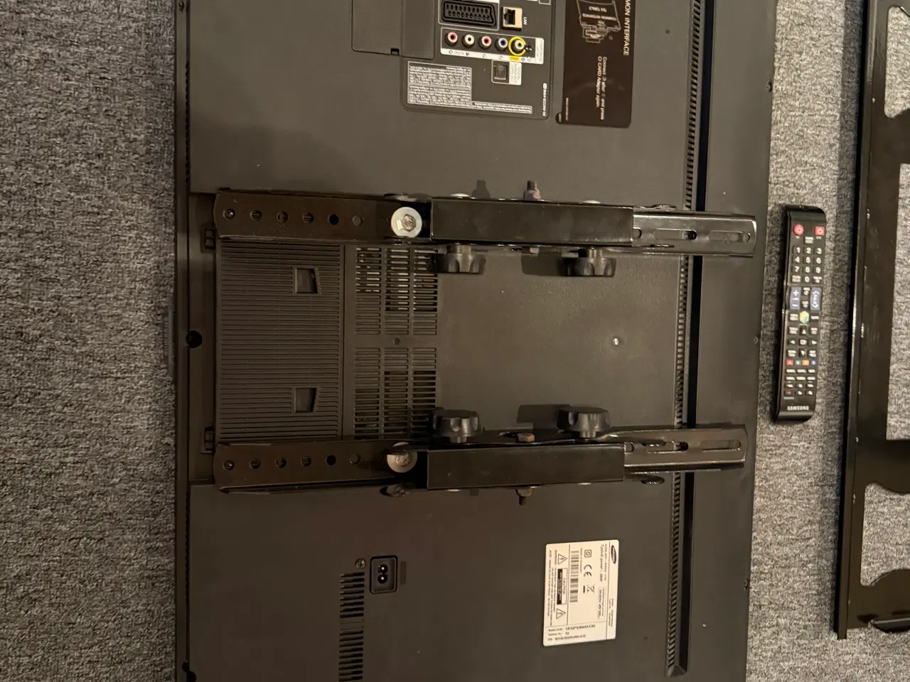 Billede 4 - Samsung TV. Incl ophæng 43 tommer