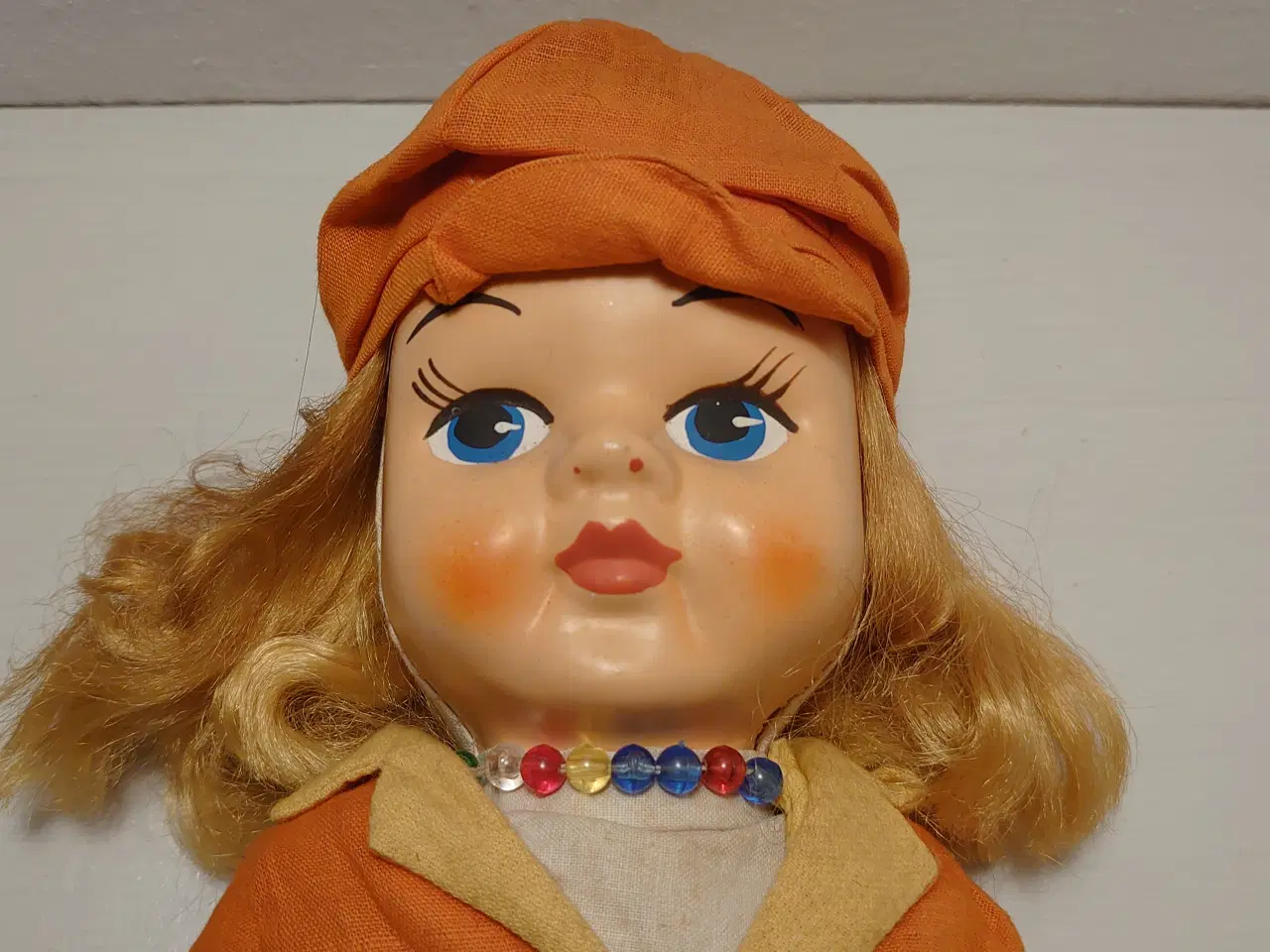 Billede 4 - Vintage dukke med 1960´er look. H 43cm.
