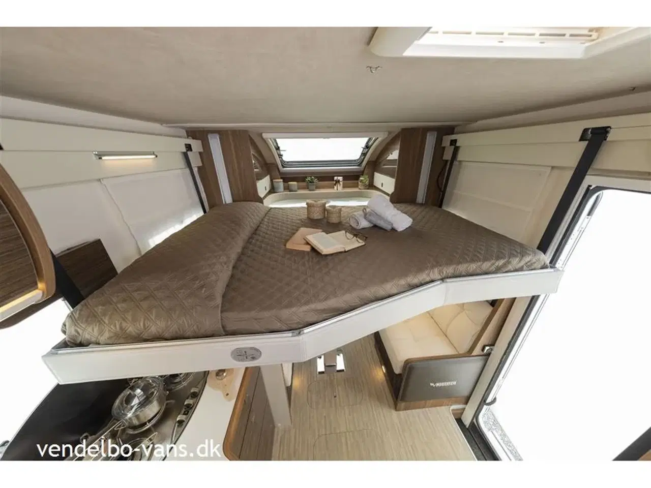 Billede 5 - 2025 - Mobilvetta Krosser 86 B Enkeltsenge - stor garage - sænkeseng - 180 HK - automatgear