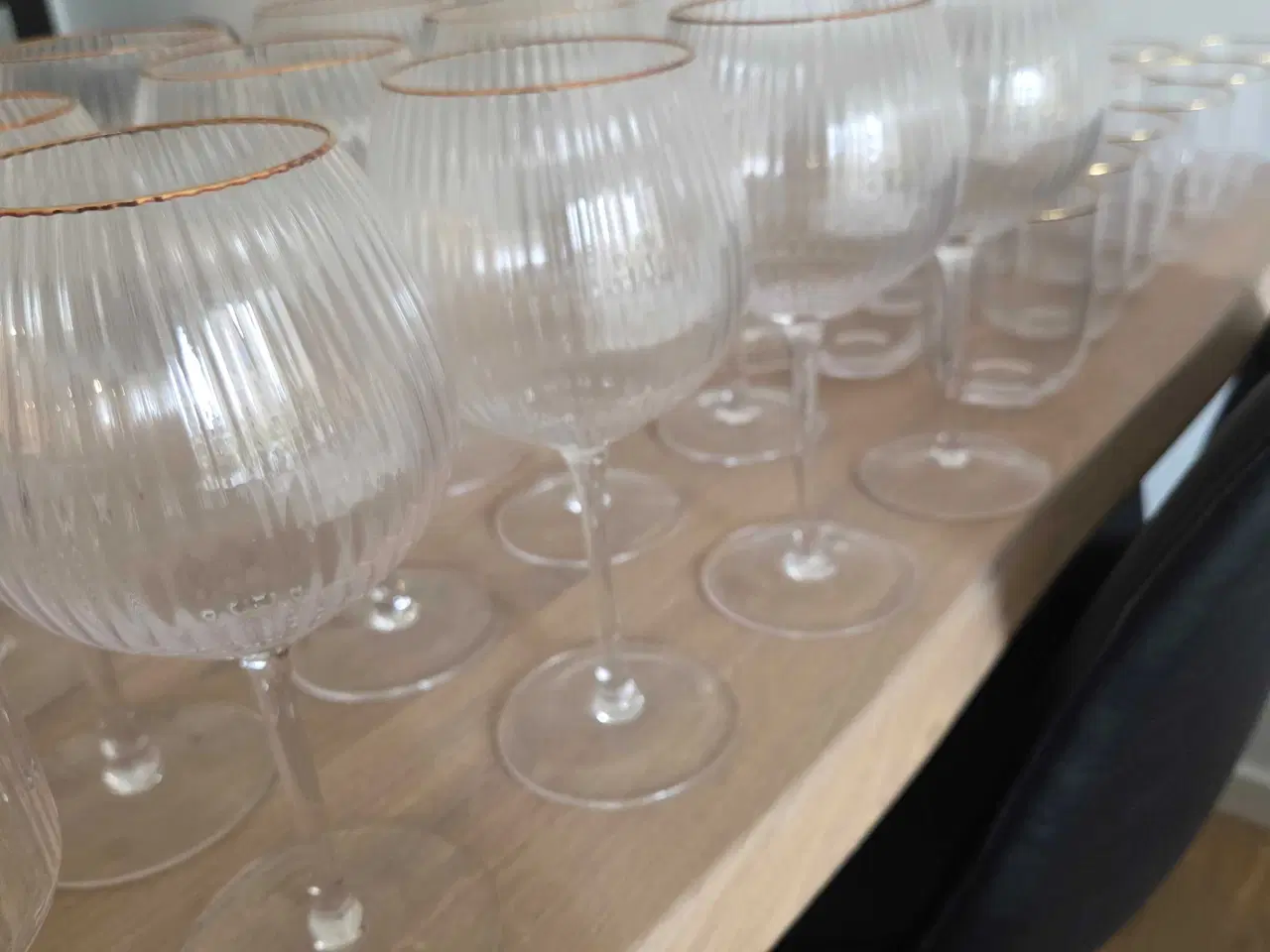 Billede 2 - Lyngby glas med guldkant