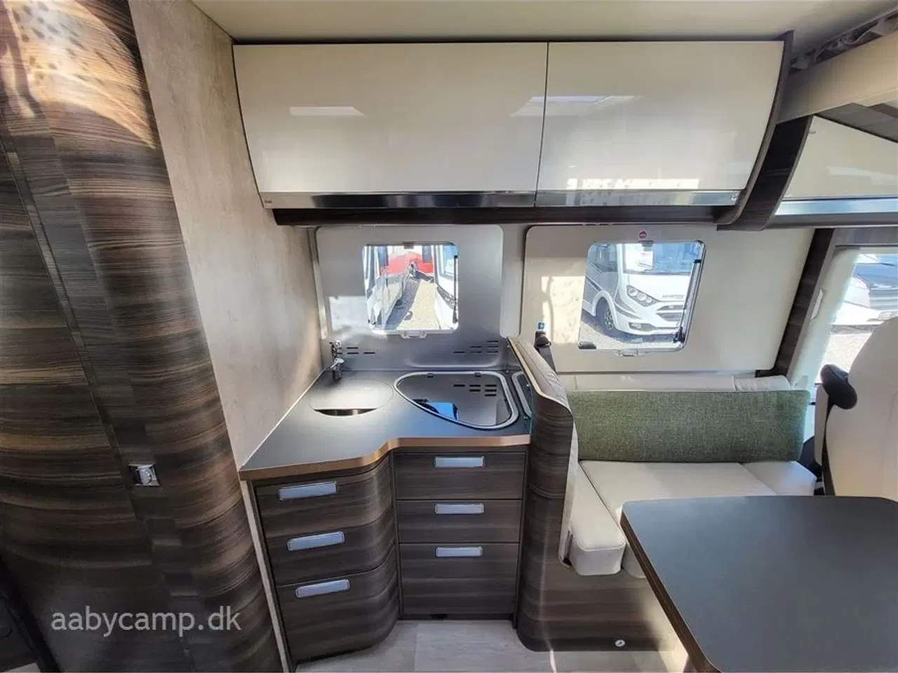 Billede 11 - 0 - Laika Ecovip 4109 DS   Automatgear. 160HK.Face to face siddegruppe. lædersæder.