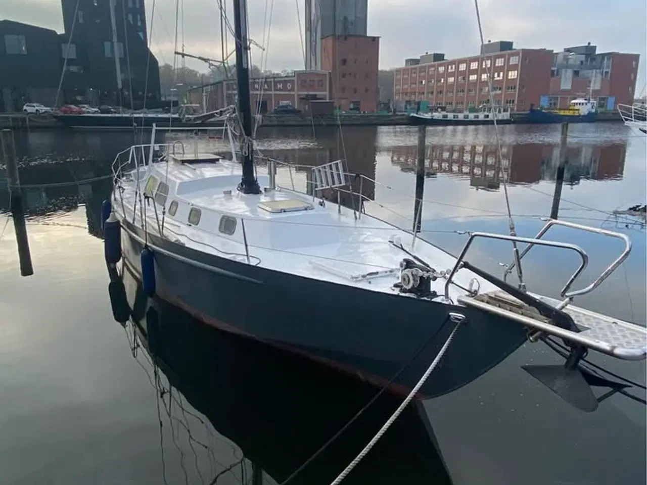 Billede 1 - Sejlbåd eller studiebolig på vandet midt i Odense.