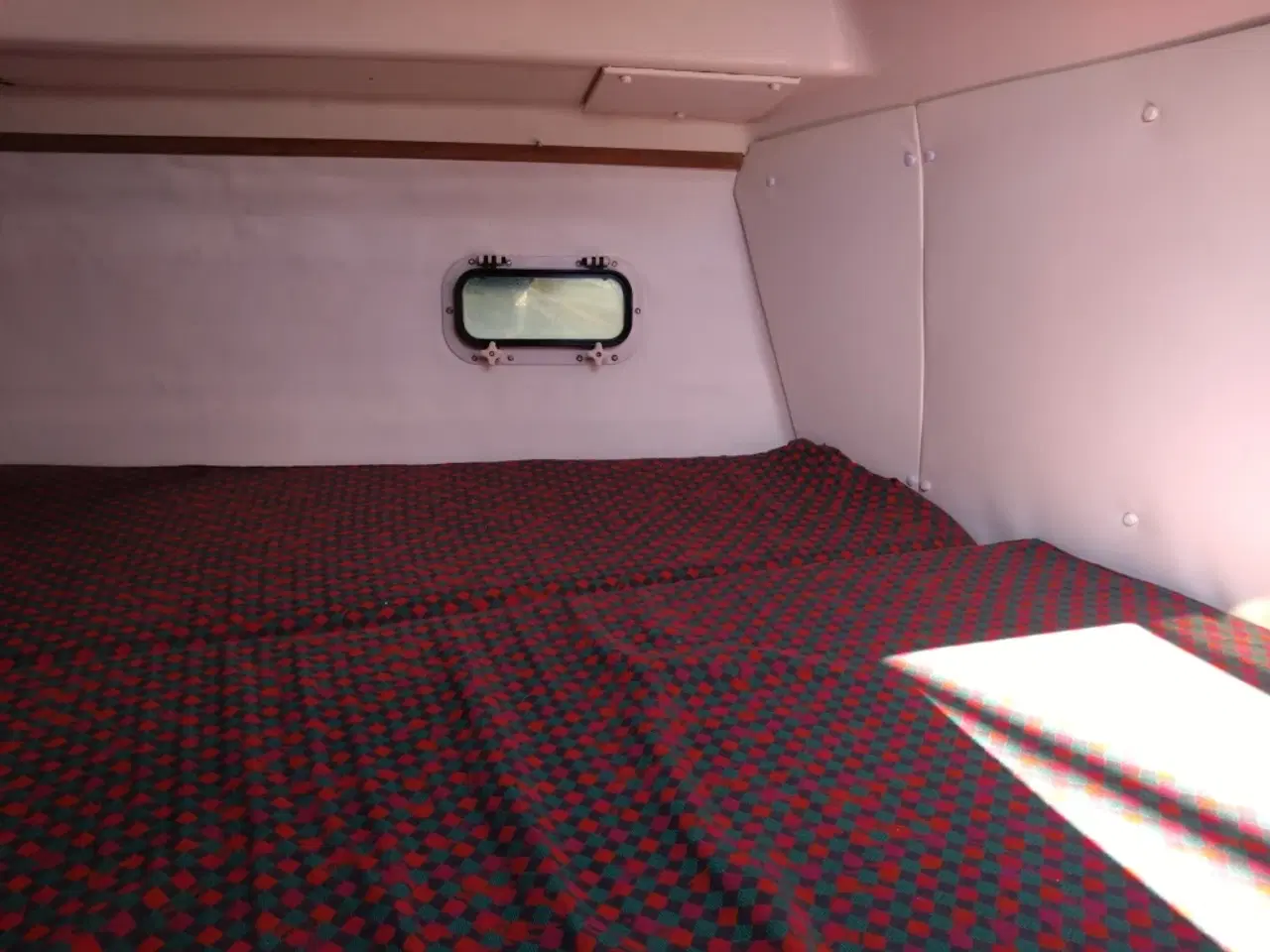 Billede 15 - Canadisk motorsejler solidt bygget i glasfiber.
