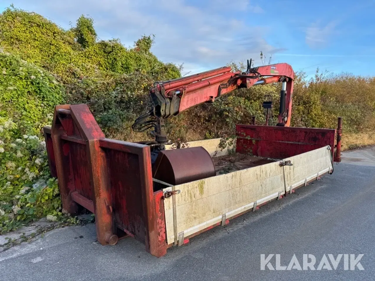 Billede 2 - Flad ladkasse med kran Fassi F105 23