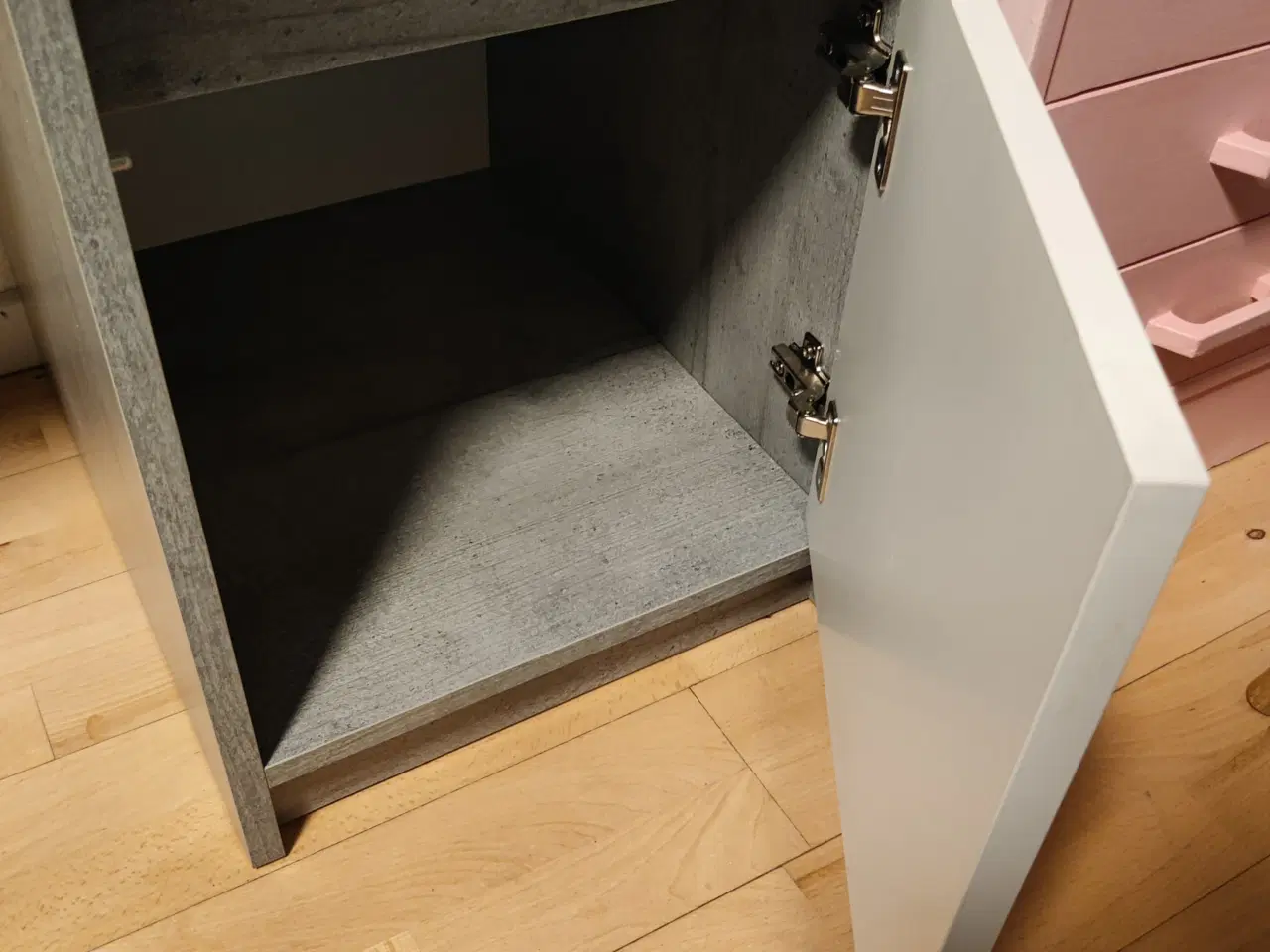 Billede 1 - Skrivebord 54x120 beton/hvid