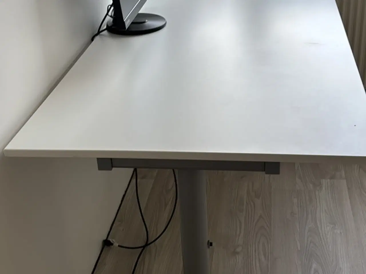 Billede 2 - Skrivebord 