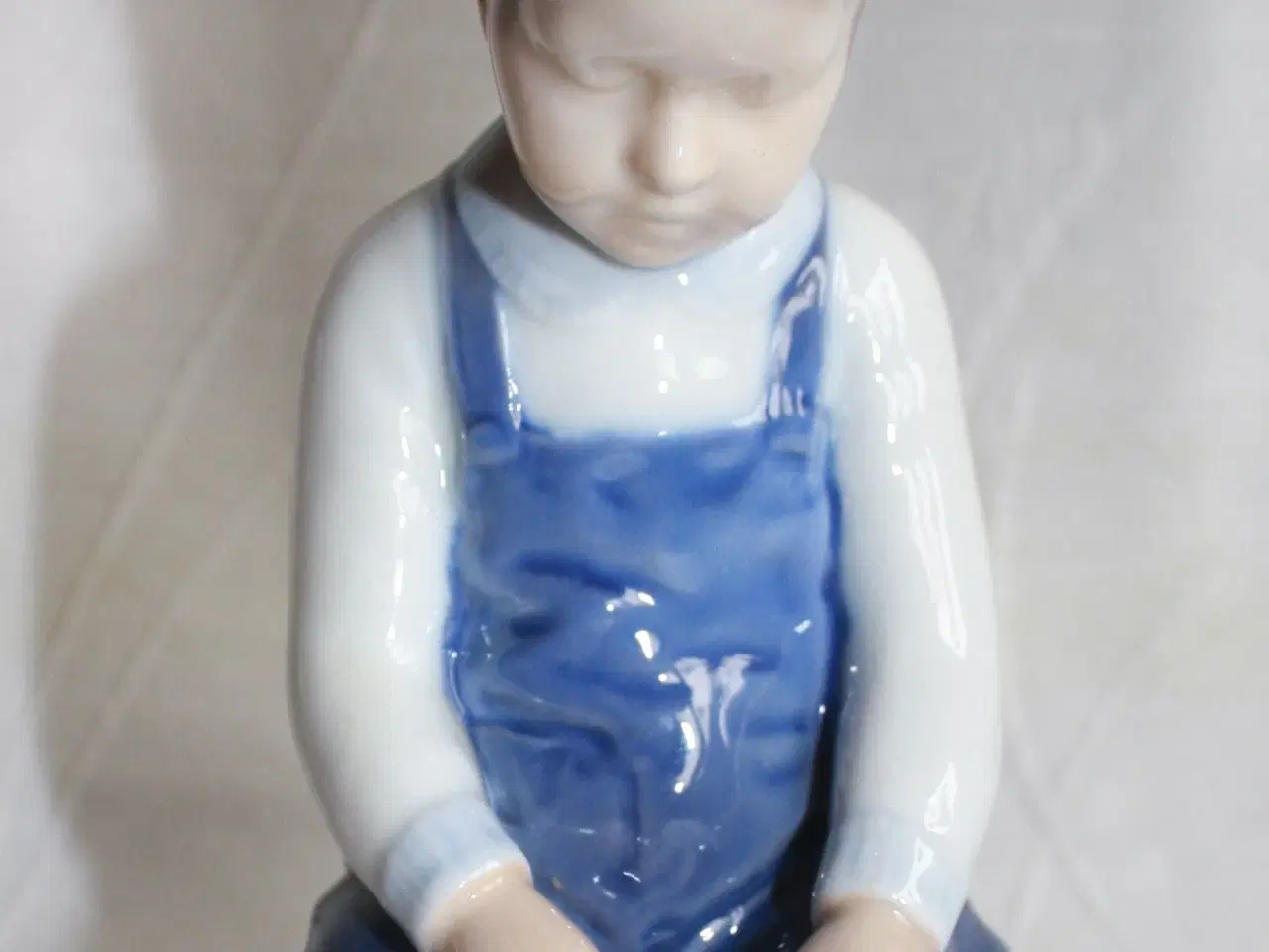 Billede 9 - Porcelænsfigur, "Dreng med spand" fra B&G