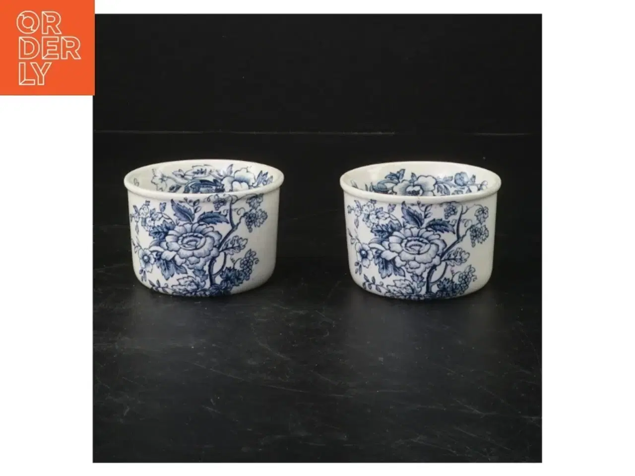 Billede 1 - Blå/hvide dekorative skåle fra Wedgwood (str. 2 styk. ø. 7,5 cm. længde. 5 cm)